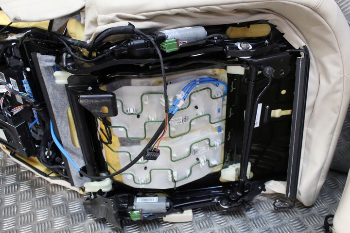 фото №12, Bmw g11 g12 обивка диван массаж нагрев