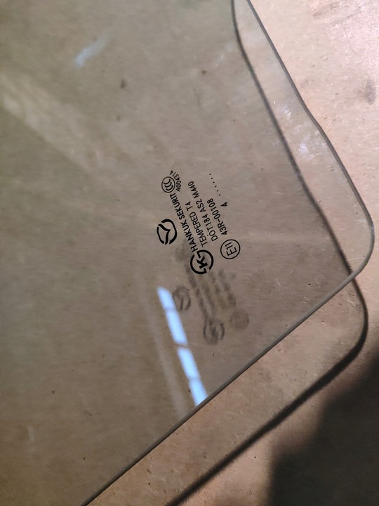 фото №1, Скло права передня mazda 3 2013-2018