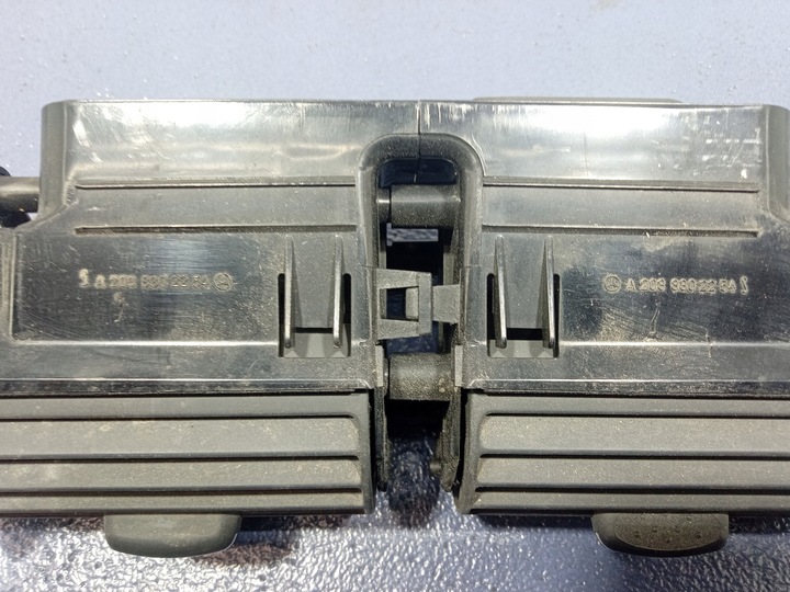 фото №5, Mercedes c w203 решётка воздуховод средняя a2038302254
