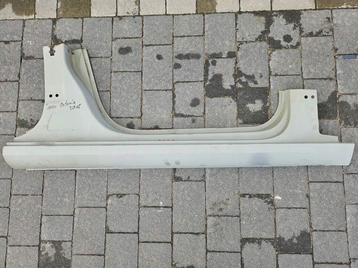 фото №1, Skoda octavia iii 5e 2018 порог правые новый оригинал.