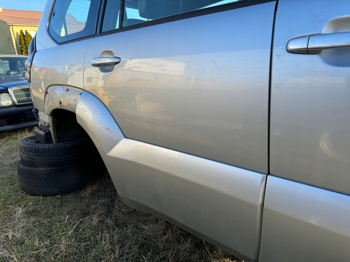 фото №3, Дверь правые зад toyota land cruiser 120 оригинал нет крашеные 1d4 02-09r