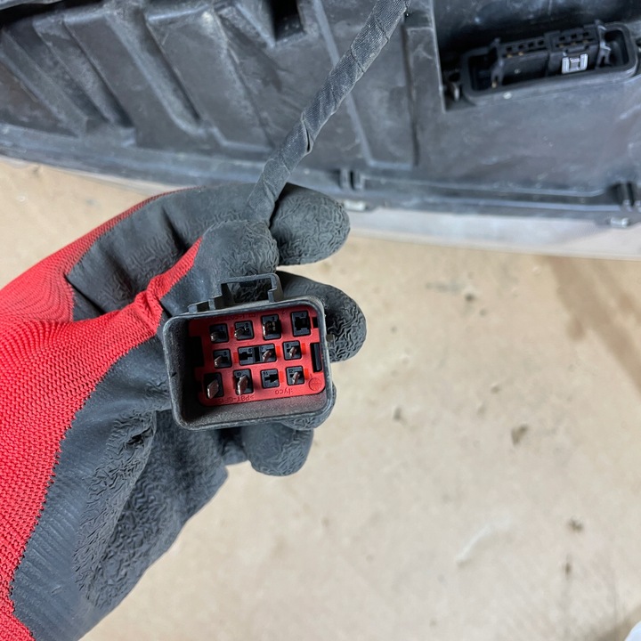 фото №11, Volvo xc60 i 08-13 ксенон 30763135 лампа передняя перед левая + крепление