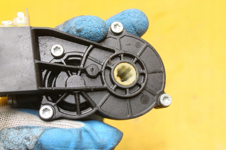 фото №6, Двигунчик сидіння лівий перед cls w219 0390203210