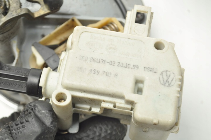 фото №6, Volkswagen new beetle ручка багажника 3b0959781a