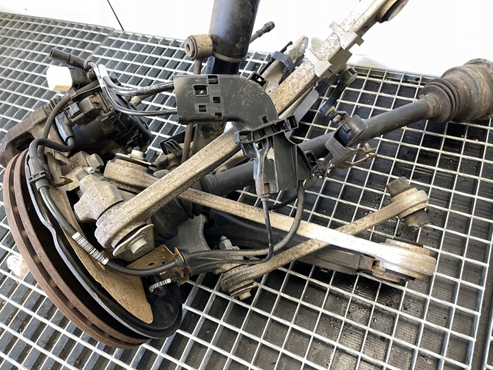 фото №6, Mercedes w213 e-klasa 2.0 cgi подвешивание правая зад поворотный кулак комплект