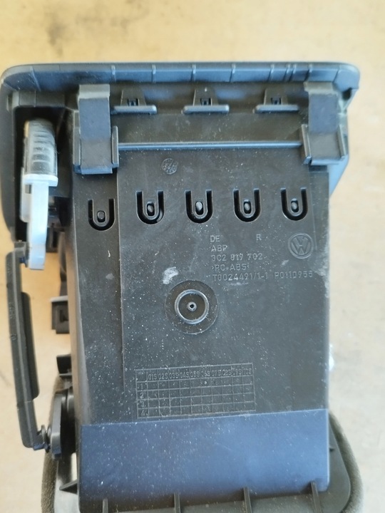 фото №6, Volkswagen passat b6 2005 правая решётка воздуховод 3c2819702