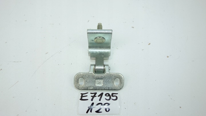 фото №10, Audi q2 2021- петля крышки багажника 8v3827299b