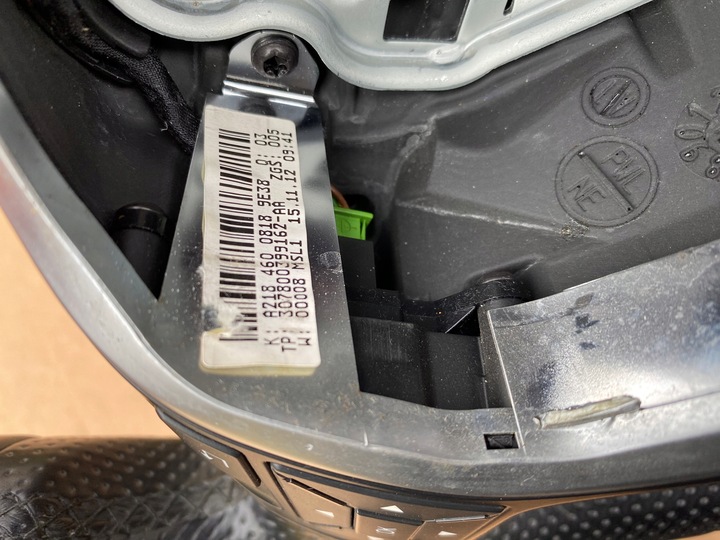 фото №9, Mercedes-benz оригинальный номер a2184600818 cls w218 руль мультифункция кнопки