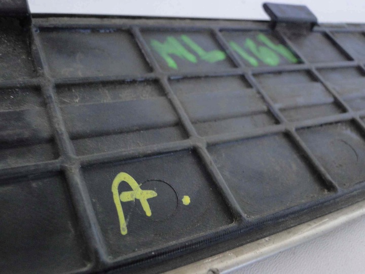 фото №9, Mercedes ml w164 164 планка хром уплотнитель стекла задний