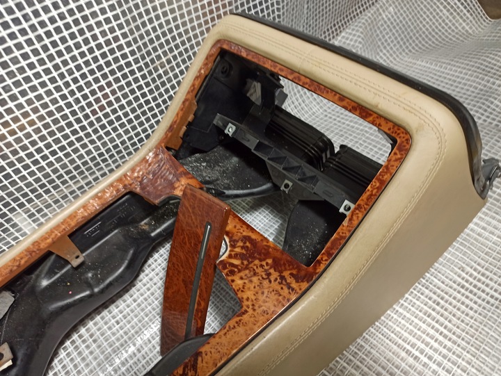 фото №10, Audi a8 d3 довгий тунель зад задній довгий підлокітник шкіра комплектний оббивка стелі