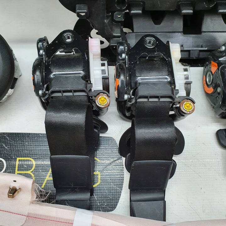 фото №9, Macan панель консоль подушки ремни подушка безопасности stare возврат