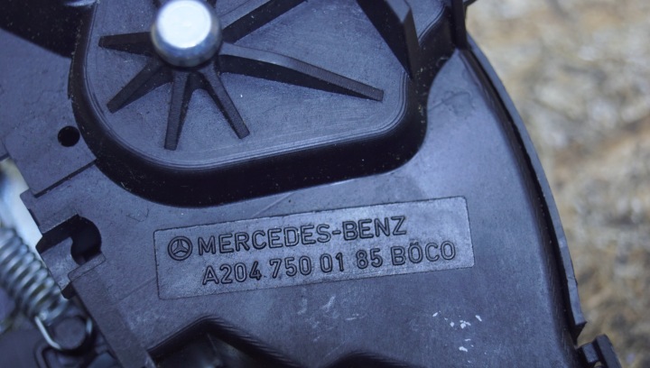 фото №7, Замок кришки багажника зад mercedes c w204 a2047500185