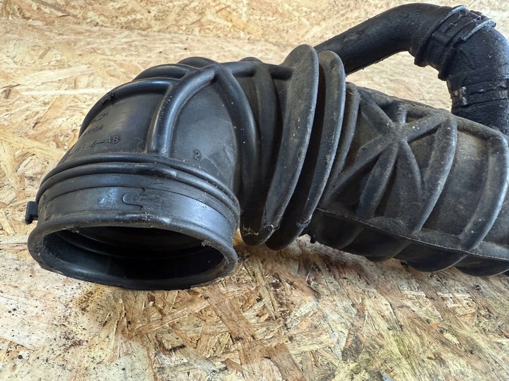 фото №9, Ford focus 2001 з спереду шланг / вентиляція картера вентиляції