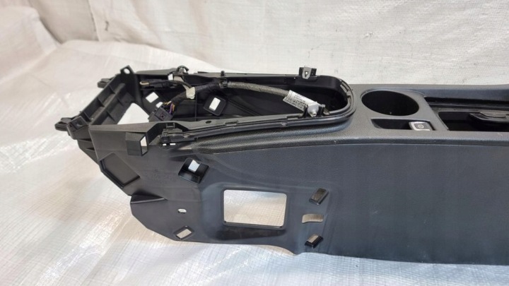 фото №7, Туннель средний подлокотник европа 13258342 opel astra iv j