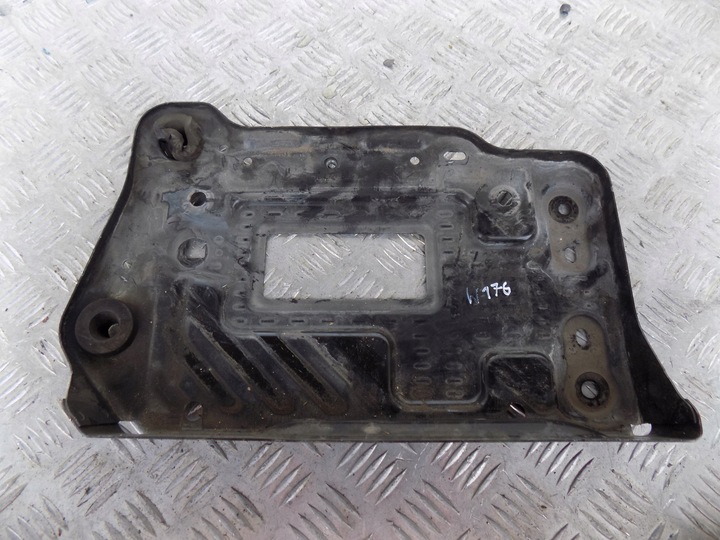 фото №1, Mercedes w176 основа акумулятора