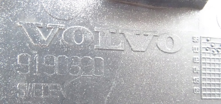 фото №3, Volvo v70 ii заглушка бампера фаркоп перед 9190320