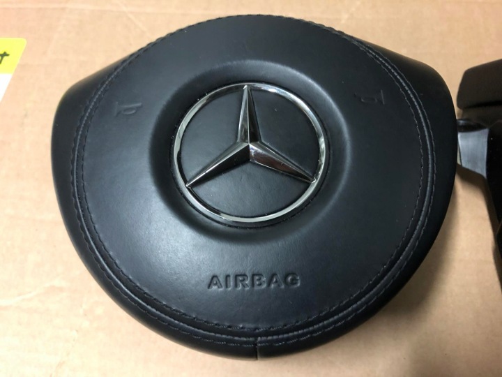 фото №6, Mercedes gls x166 166 w166 консоль торпедо подушка