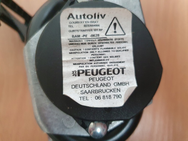 фото №15, Торпедо раздаточная консоль подушки ремни подушка peugeot 208