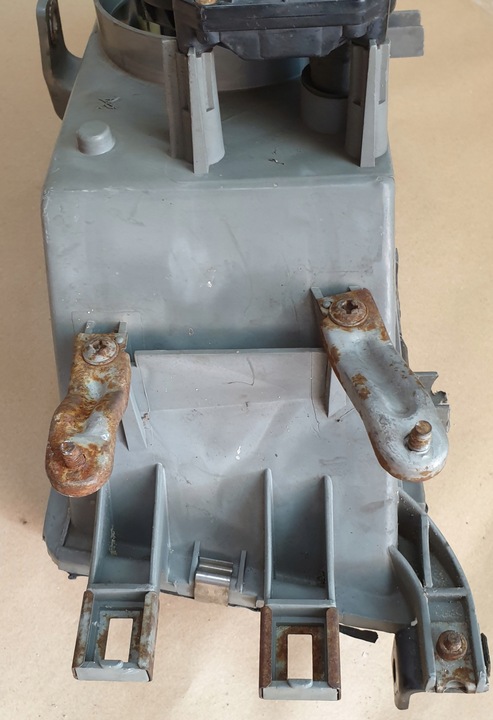 фото №11, Лампа фара праві перед nissan bluebird оригінальний номер eu