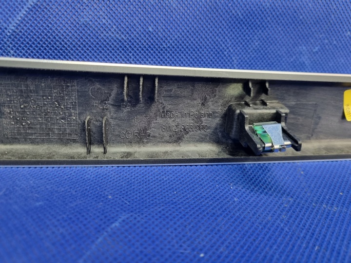 фото №8, Audi a4 b9 рестайлінг sedan планка dekor тунелю середнього оригінал 8w2863969