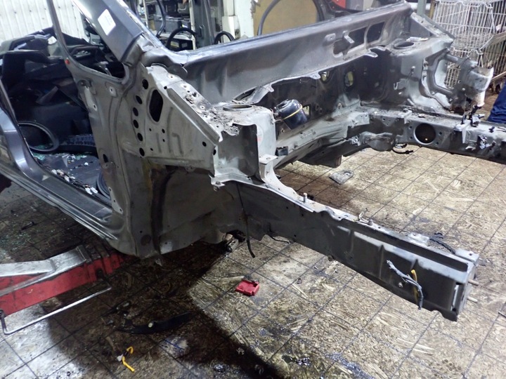 фото №1, Mitsubishi colt vi z30 02- 5d четверть перед правая передняя лонжерон