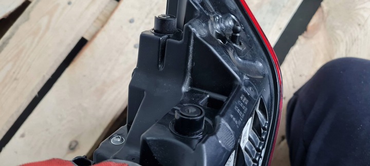 фото №12, Sq8 q8 rsq8 рестайлинг лампа led левая левый зад w крыло 24r 4m8945070aa