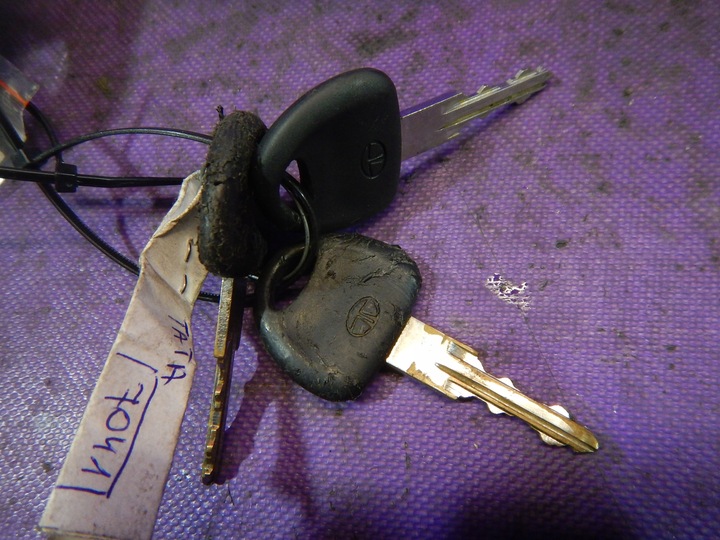 фото №5, Tata indica рестайлинг 3 ключи вставка замок зажигания 9919