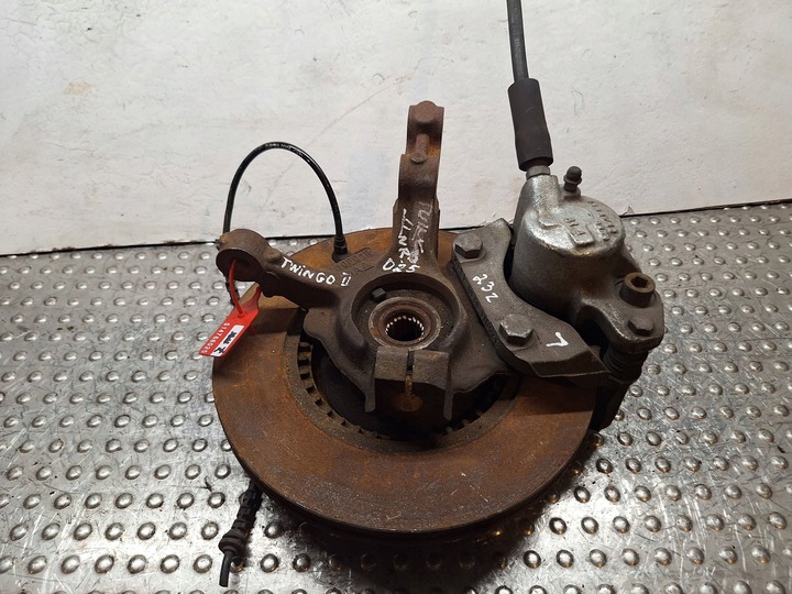 фото №1, Поворотный кулак перед левая 8200663586 renault twingo ii 1.2 1.6 tce 1.5 dci 07-