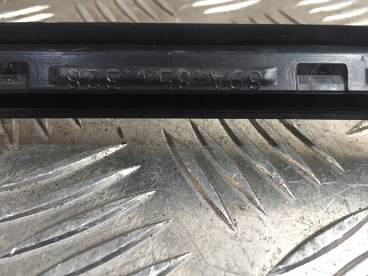 фото №7, Audi q4 e-tron планка стёкла лобовой левая 89a854327 правая 89a854328