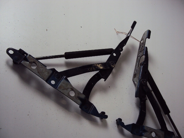 фото №2, Петлі кришки зад jaguar xk 1996-2006