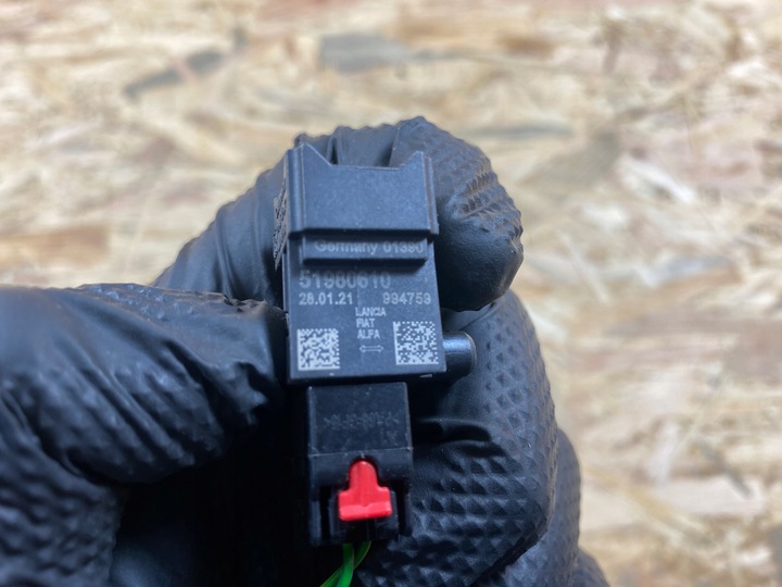 фото №9, Датчик удару ударний штекер fiat 500 alfa romeo giulia 51980610