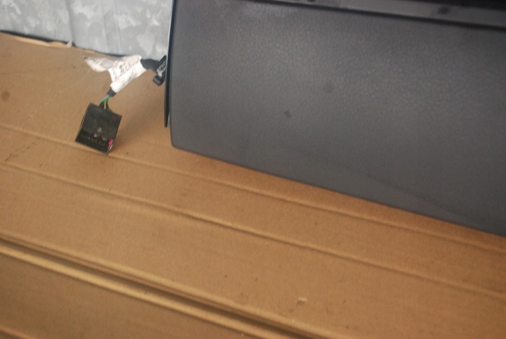 фото №6, Бардачок двері праві перед audi a8 d3 4e1868978a