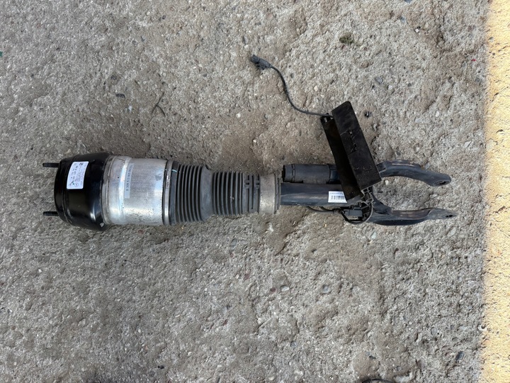 фото №5, Mercedes w166 x166 ml gle gl gls амортизатор перед airmatic a1663200200