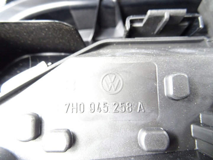 фото №8, Фара права задня vw transporter t5 7h0945258a oem