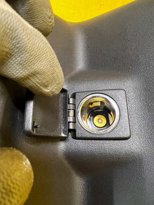 фото №9, Захист заглушка тунелю зад прикурювач range rover velar l560