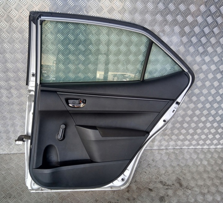 фото №11, Toyota corolla xi e16 дверь правая задние правое зад kol 1f7 sedan 2013-