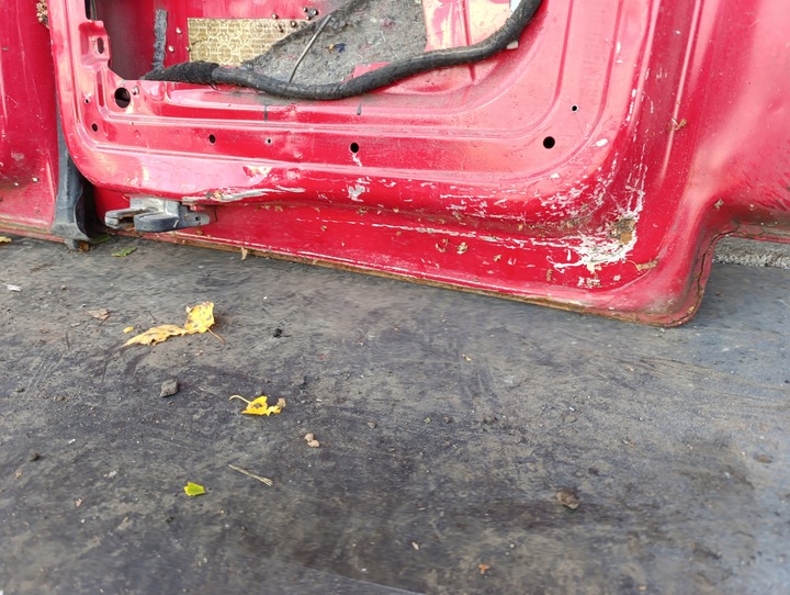 фото №9, Vw t5 t5 рестайлінг t6 двері крила червоний