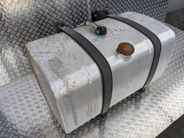 фото №3, Бак пального 400 litrów з łapami daf xf 106