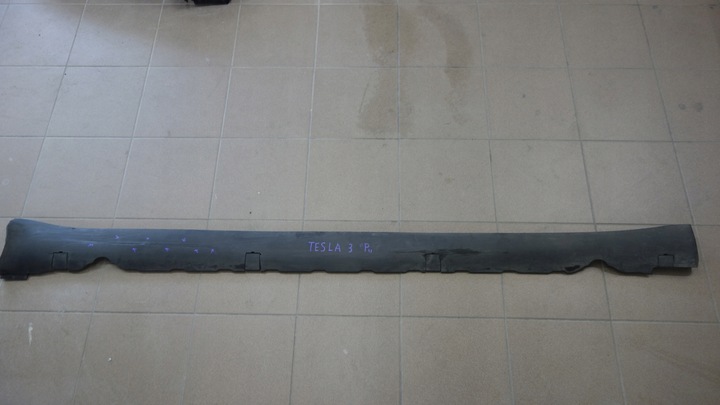 фото №1, Tesla 3 iii 17-23 планка пороговая правая порог
