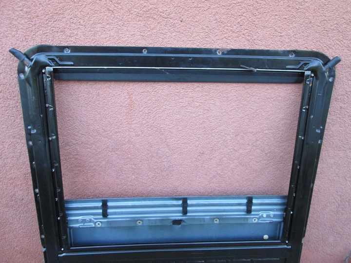 фото №6, Mercedes w124 e sedan универсал люк направляющая