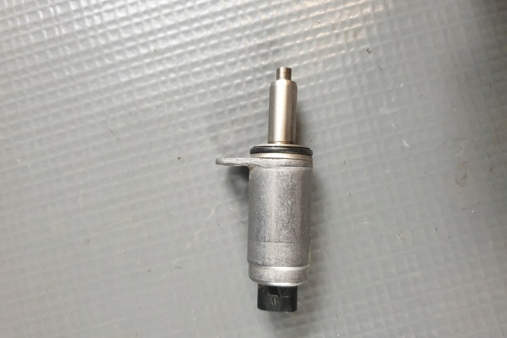 фото №1, Клапан впускний колеса шківний audi a4 8w2, b9 06e103697l 2.0l бензин