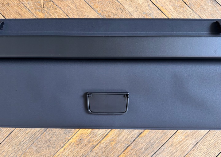 фото №7, 2022 volvo xc60 ii 2017-2025 чёрная ролета багажника оригинал