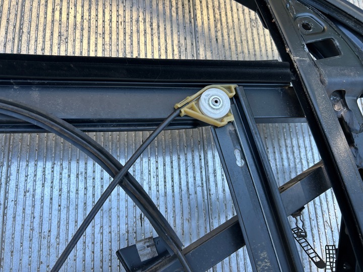 фото №10, Рамка подъемник механизм стёкла правые перед audi a6 c5 sedan универсал