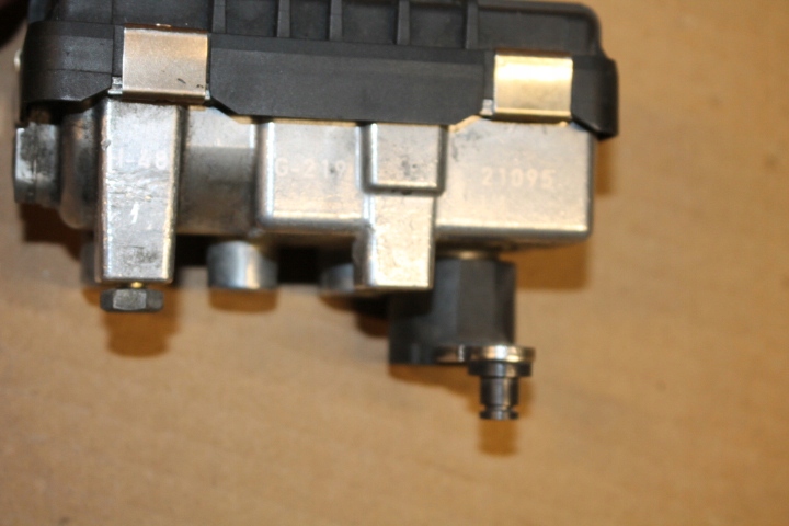 фото №5, Регулятор турбіни mercedes jeep dodge garrett hella 6nw008412 712120 g-219