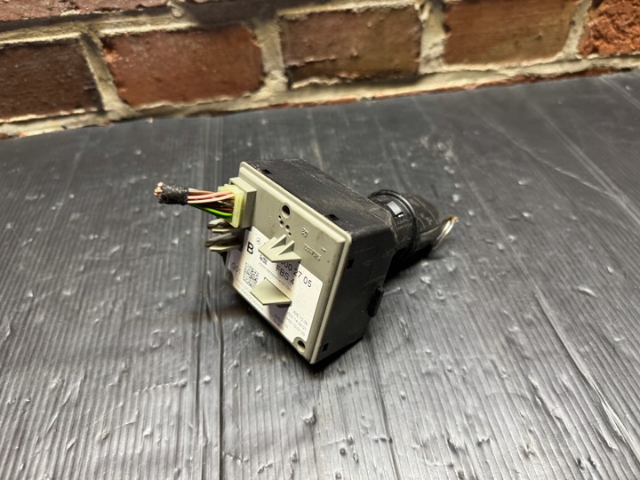 фото №1, Mercedes w447 замок зажигания ключ a4479002705