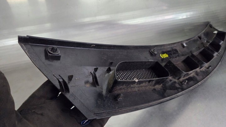 фото №11, Mercedes w169 w245 панель під лобовим склом захист капота org a1698360018 m-1003