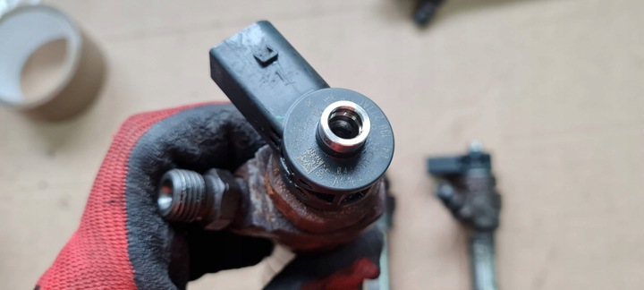 фото №7, A4 b9 8w інжектор пального 2.0 tdi 04l130277ac a5