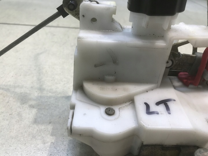 фото №3, Замок дверь левый зад avensis t22 1.8 16v 2 pin