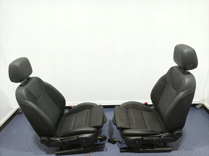 фото №8, Opel insignia b liftback сиденья диван комплект pół кожа салон eu