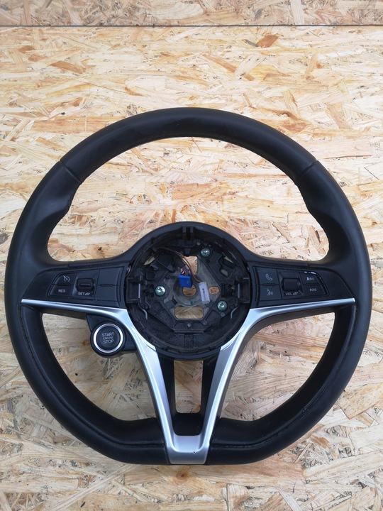 фото №1, Alfa romeo giulia stelvio кермо мультифункція